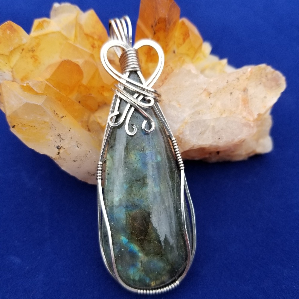 Wire wrapped labradorite pendant